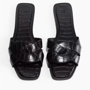NWOT H&M Black Croc-Embossed Slide Sandals - Women’s Size 8 🖤